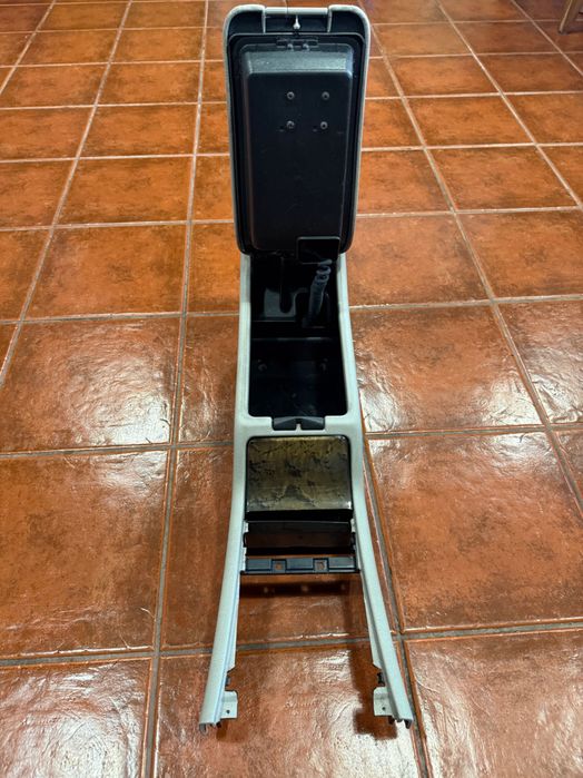 Apoio braço c/ telefone Nokia, consola central Mercedes W210