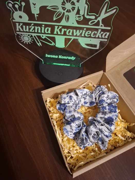 Gumka do włosów scrunchie.