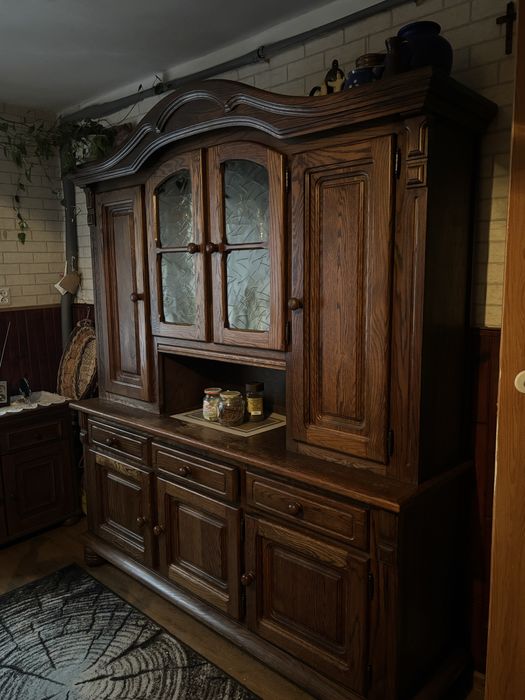 dębowy kredens kuchenny