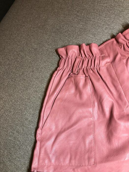 Шорти  шкіряні жіночі пудрові