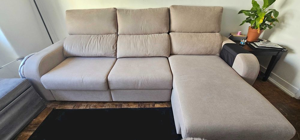 SOFA-CAMA NOVO, NÃO TEM 1 ANO DE USO