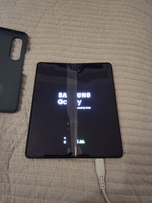 Samsung Galaxy Z Fold 4 uszkodzony