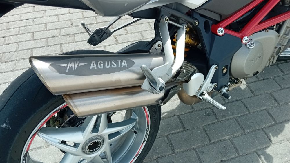 MV Agusta Brutale 910