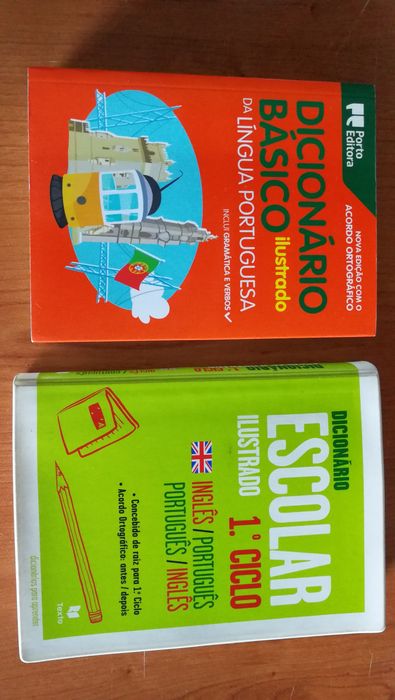 Dicionários escolares 1 ciclo Português e Português-Inglês