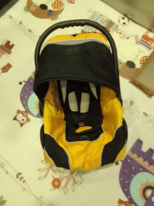 Fotelik samochodowy dla niemowląt