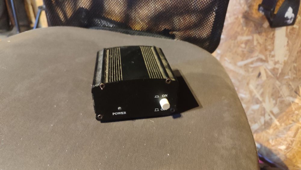 Phantom power pocket