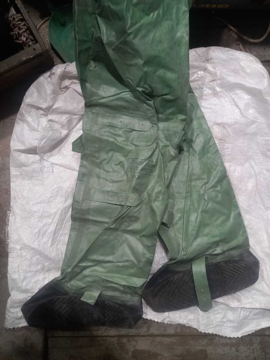 Продам костюм Л1 (заброды с курткой на змейке)