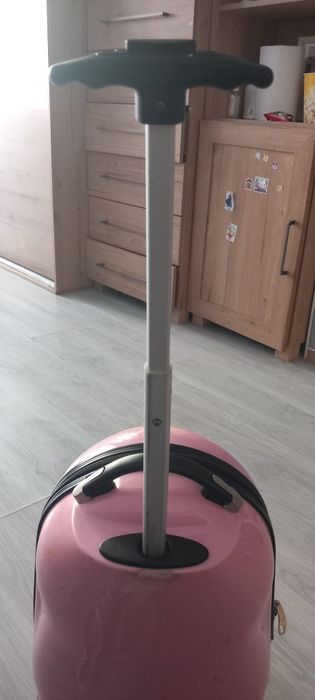 Walizka na kółkach dla dziewczynki
