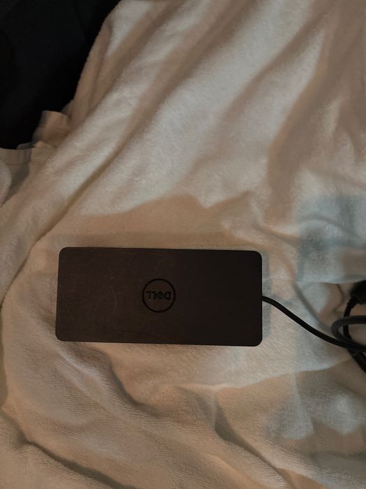 Dell D6000 Docking Station with Original Charger – Excellent Condition64286678514177123