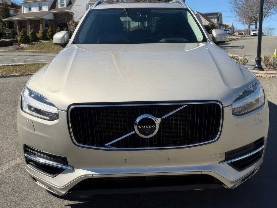 Volvo XC90 T6 Momentum      2017
