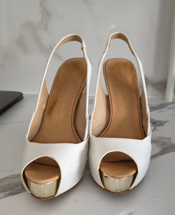 Sapatos elegantes da Zara. Usados apenas em 2 cerimónias.  Como novos