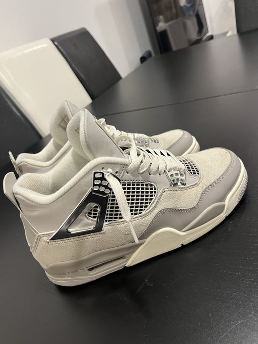 Jordan 4 frozen branco