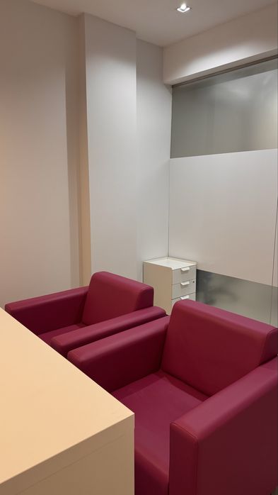 Vende-se Sofás/Cadeirões/Poltronas em pele - Marca Movixira