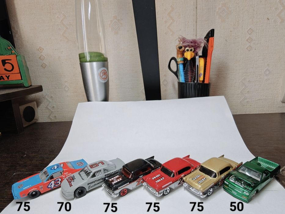 Машинки модели hot wheels matchbox Johnny lightning racing champions maisto
