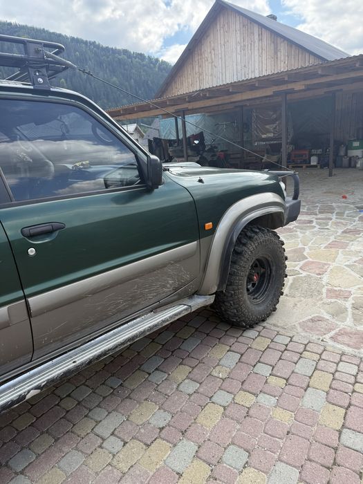 Джип Nissan Patrol
