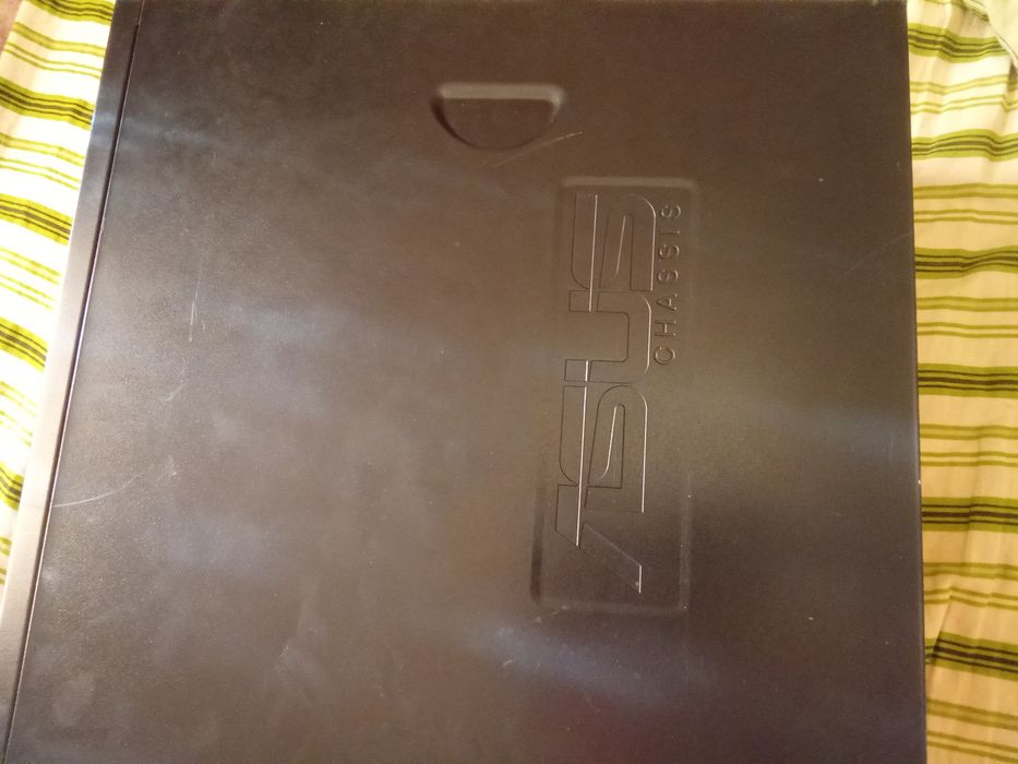 Системные блоки в рабочем состоянии