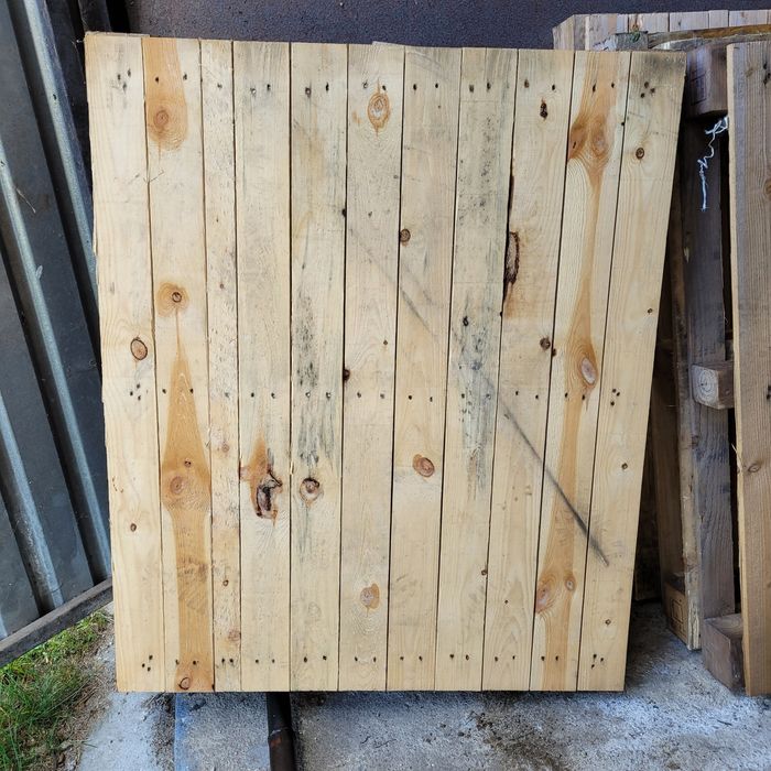 Palety drewniane 122/101