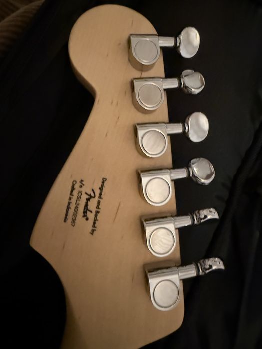 Vendo guitarra fender 3/4 junior com 3 meses.