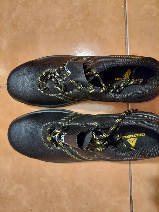 Продам рабочую обувь