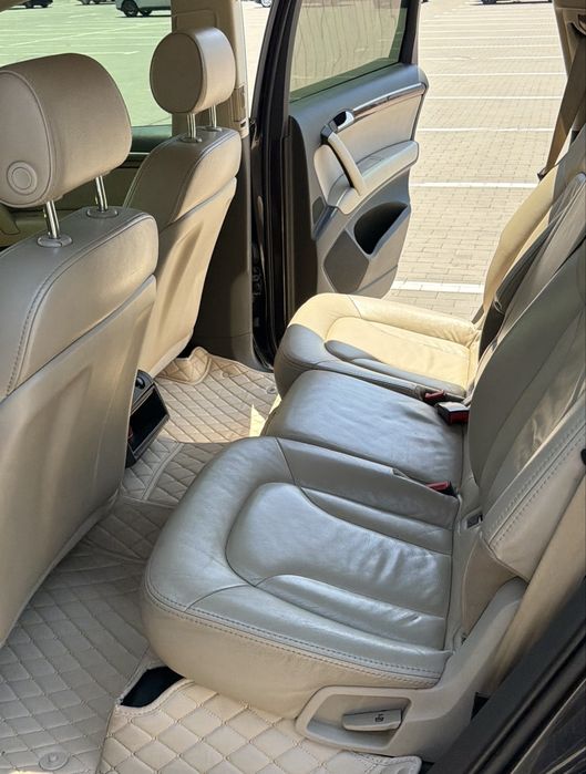 Продам Audi Q7 4.2 TFSI 2007 года.