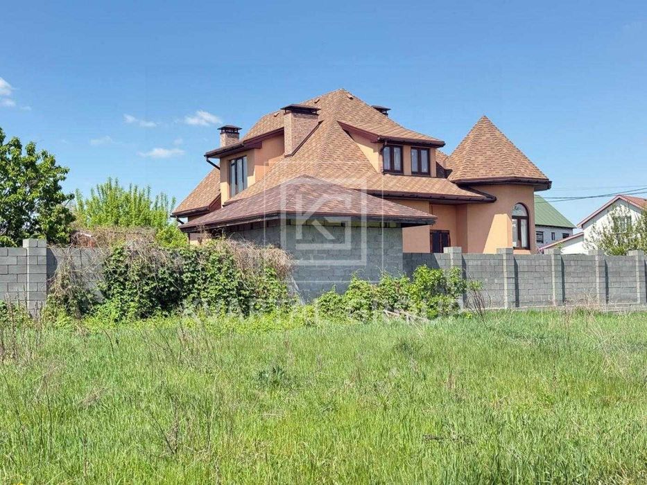 Продаж просторого будинку 180 м² з гаражем та укриттям !