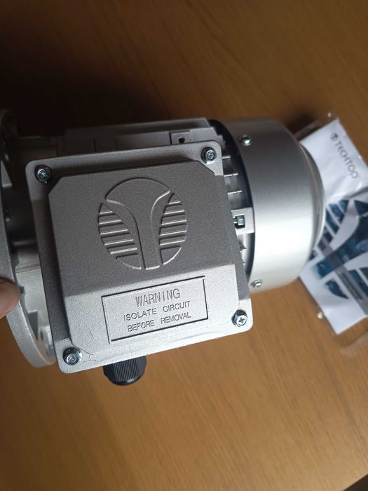 Motor elétrico trifásico da marca Techtop