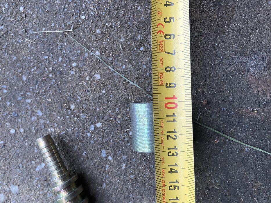 Końcówi do zakuwania węży chydraulicznych