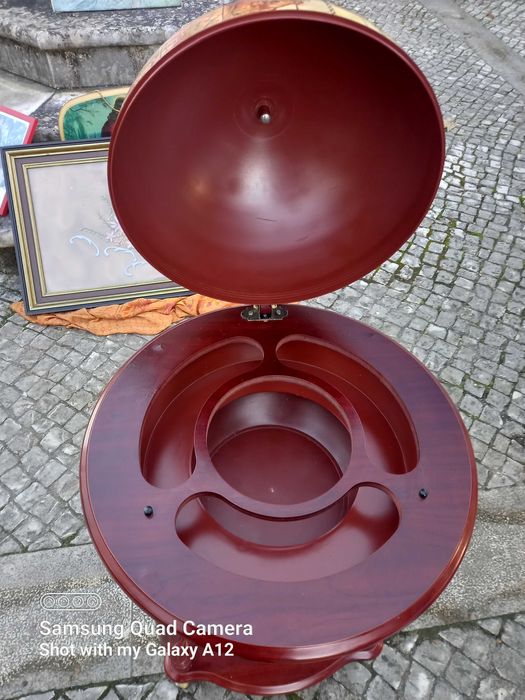 Bar  em Forma de Globo