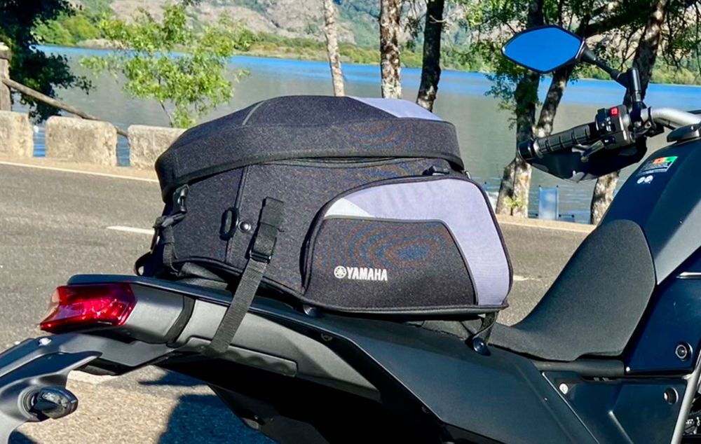 Mala traseira Yamaha. 24 litros extensível até 36 litros.