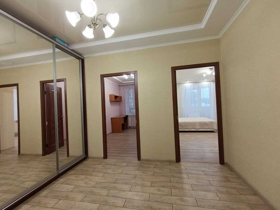 Простора 2-х кімн. у гарному стані з газовим котлом. Центральний парк!