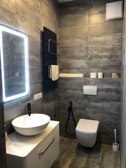 4х с видом на Днепр возле метро Славутич