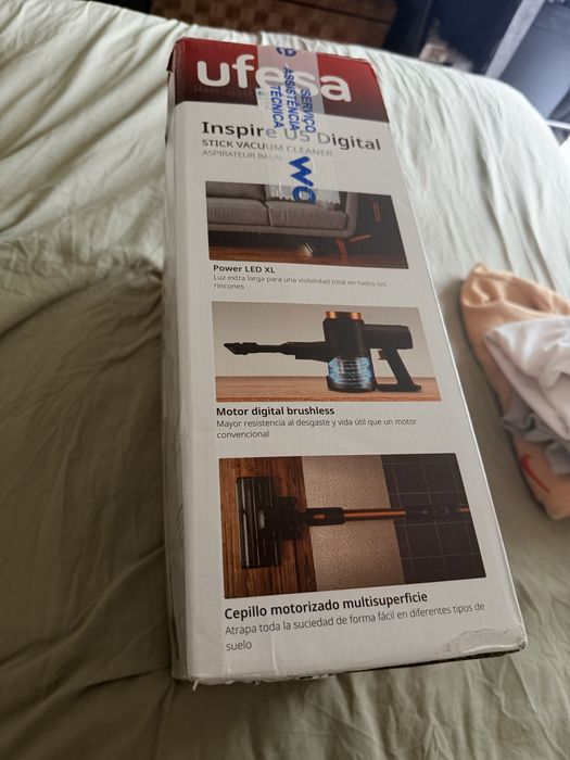 Aspirador vertical Ufesa Inspire U5 Digital (na caixa)