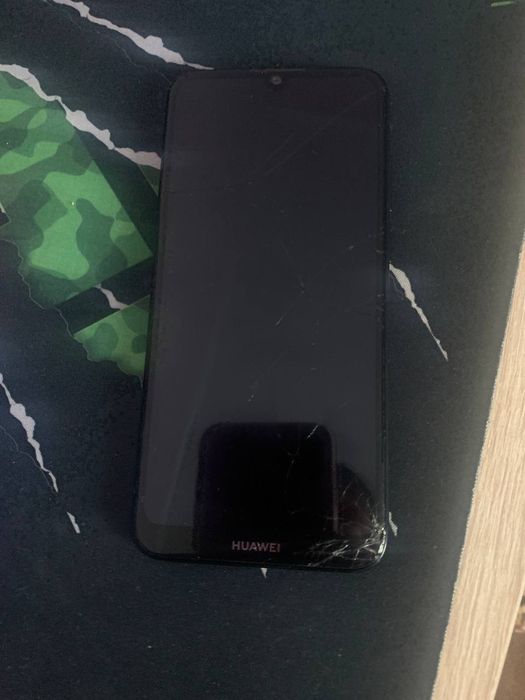 Продам хуавей ю6 2019 року