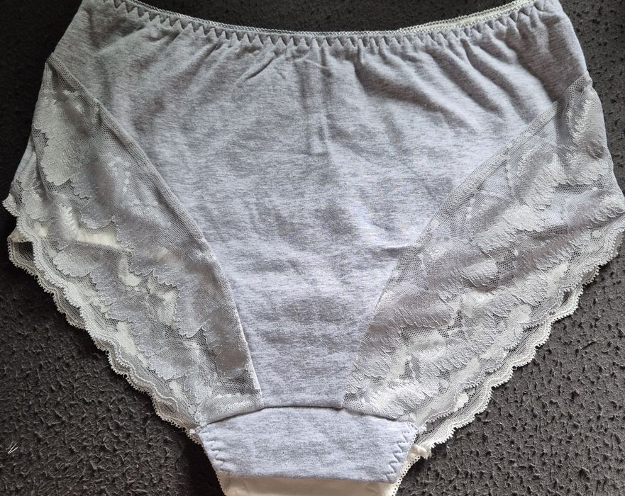 Figi damskie z koronką