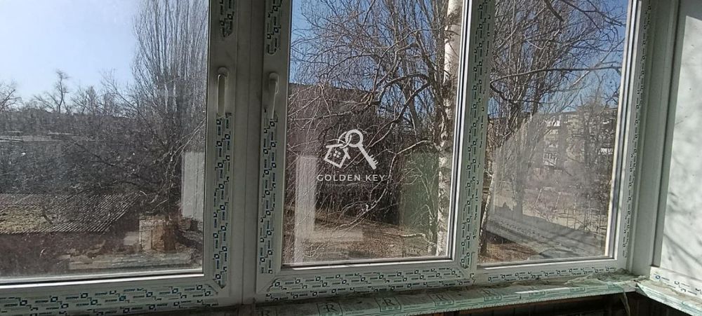 Продаж 3-кімнатної квартири під ремонт на Восході