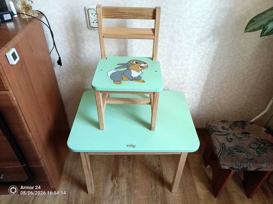 Дитячий стіл і стілець з шухлядою