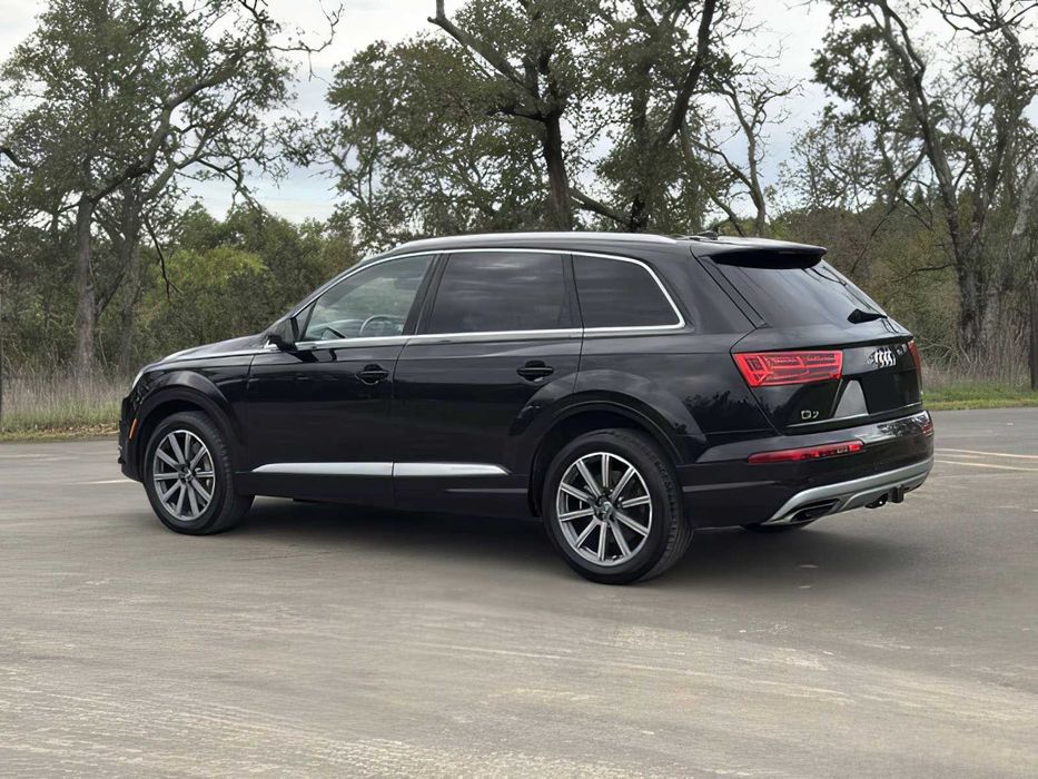Audi Q7      2018