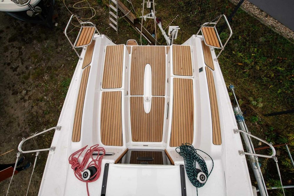 Czarter  NOWY  JACHT Antila 26 cc (26.2) Ster Strumieniowy Jeziorak