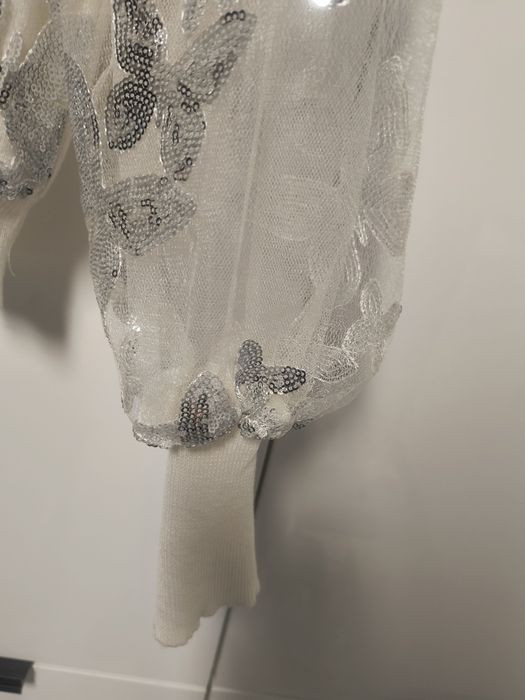 Elegancki sweter,rękawy tiulowe w motylki