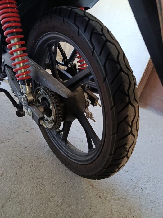 Moto HONDA CB 125 F