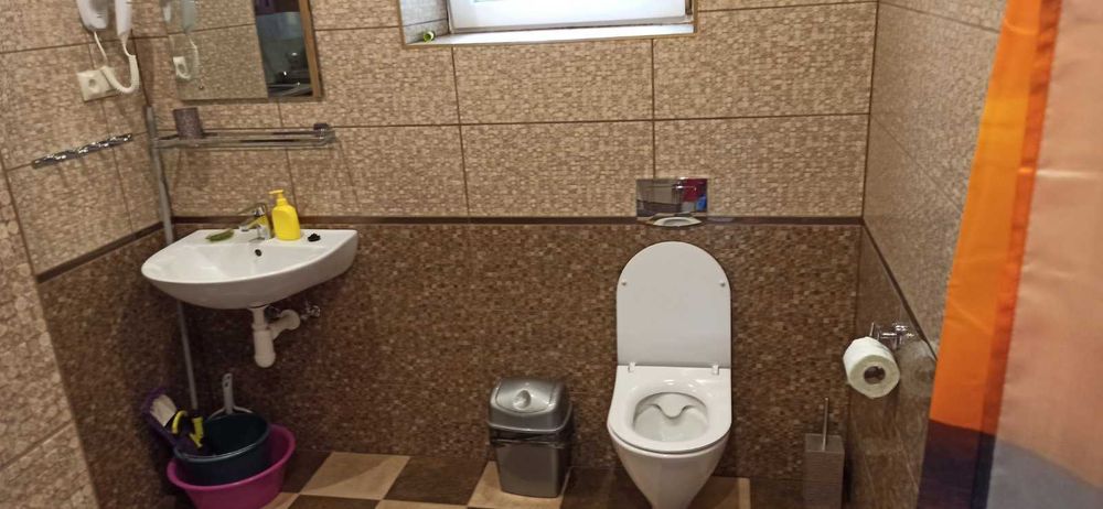 Частина вілли з окремим входом та вигодами