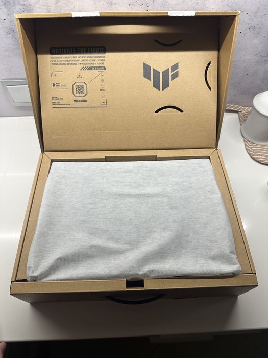 Laptop ASUS TUF Gaming A16 RTX 4050 Ryzen 7