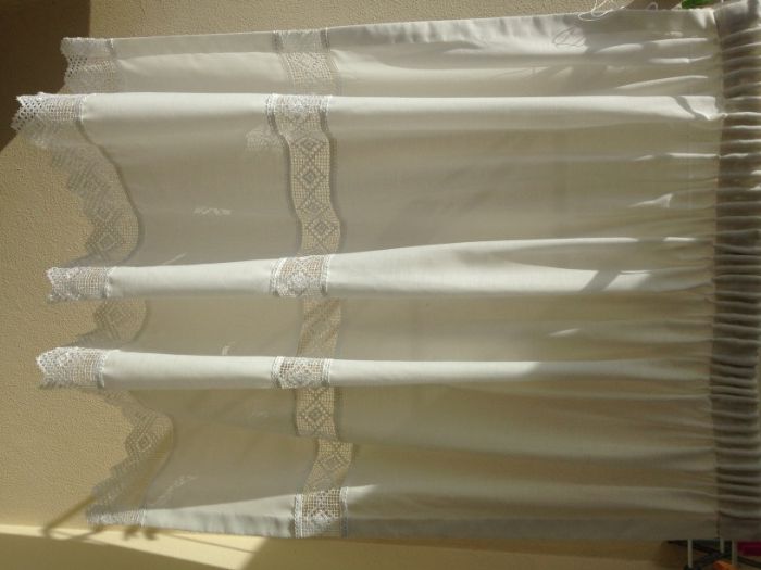 Cortinados com barra de renda