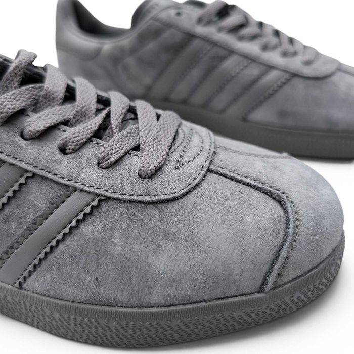 Чоловічі кросівки Adidas Gazelle графіт
