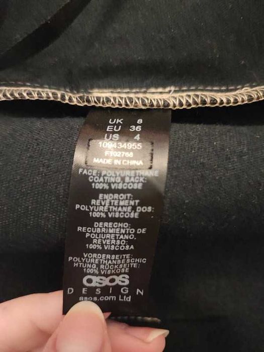 Spódnica mini złota zapinana na suwak ala skórzana ASOS