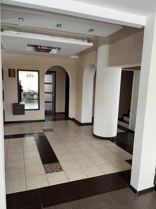 Продаж гарного будинку-готелю с. Кедина гора