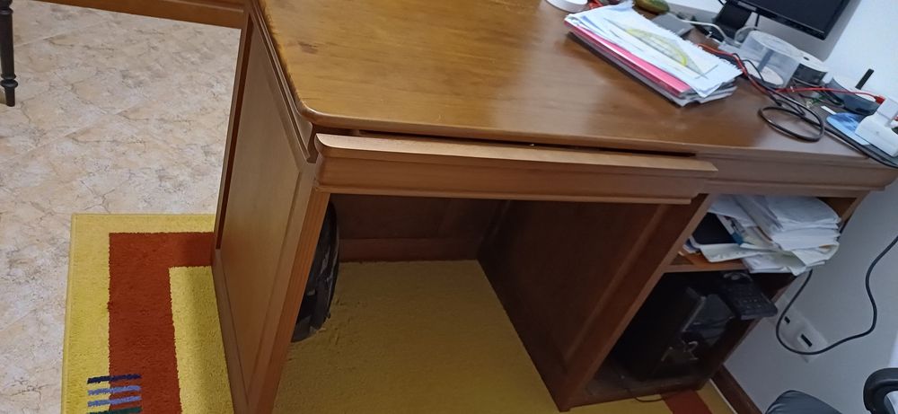 Secretária em madeira