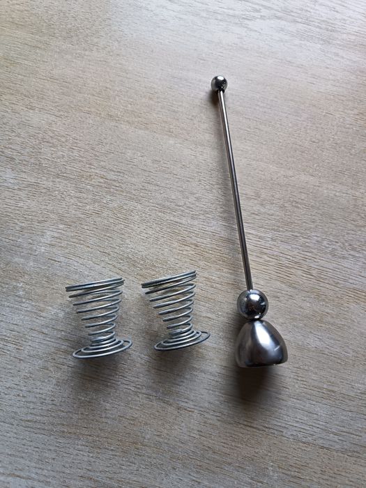 Abridor de ovos com 2 suportes