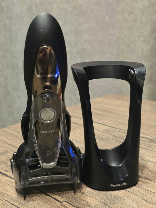 Електробритва PANASONIC ES-ST25KS820 в ідеальному стані