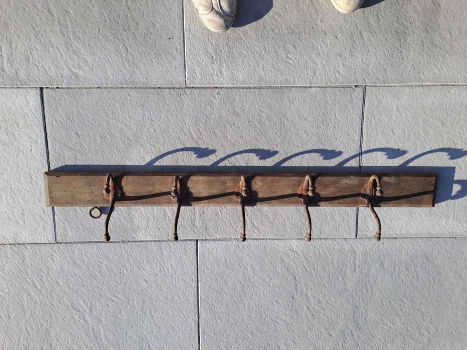 Wieszak ścienny na ubrania
